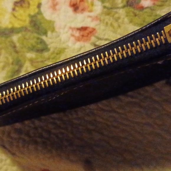 Dooney & Bourke Wristlet - Picture 9 of 12